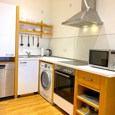 In / Mit Allem Drum Und Dran