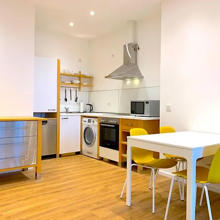 In / Mit Allem Drum Und Dran Apartment Köln