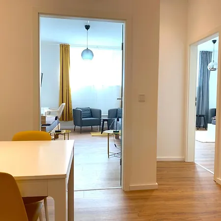 In / Mit Allem Drum Und Dran Kolín nad Rýnem